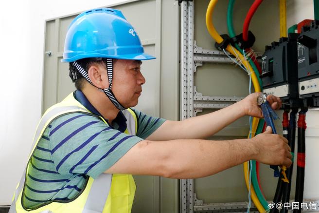在卫星波束中呵护每一盏信号之光 抗灾保通信服务掠影